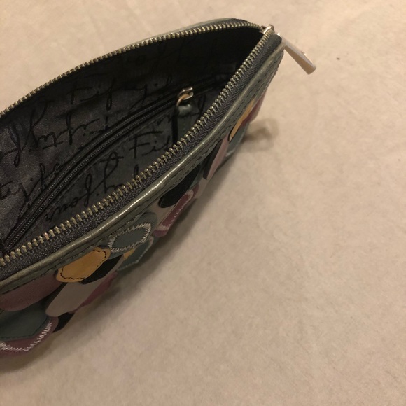 Fossil Leather Clutch - Picture 4 of 5